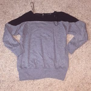 Black and grey 3/4 top